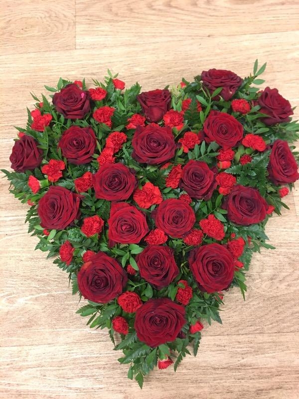 Heart: Loose Flower Design – buy online or call 0115 921 2300